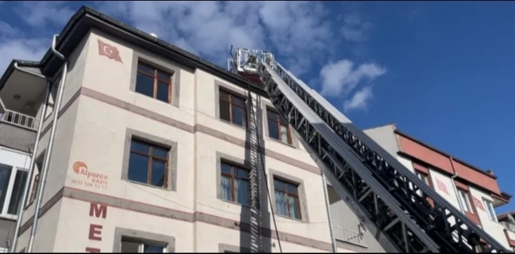 Kayseri'de apartmanın bacasında yangın