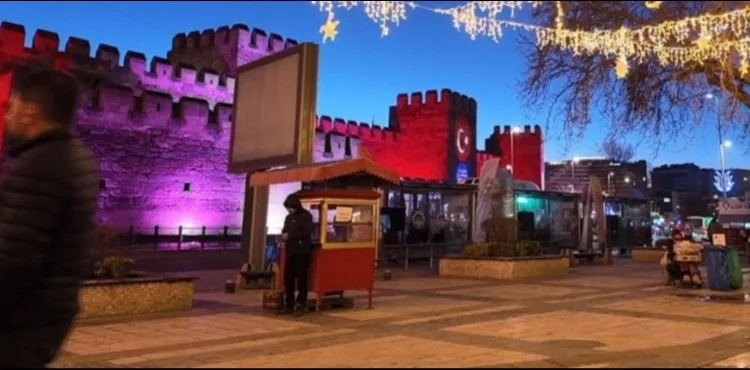 BÜYÜKŞEHİR’DEN ŞEHRE MANEVİ ATMOSFER: HUNAT’TA 'RAMAZAN' IŞILTISI