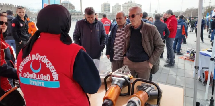 BÜYÜKŞEHİR’DEN DEPREM HAFTASI’NDA BİLİNÇLENDİRME ATAĞI
