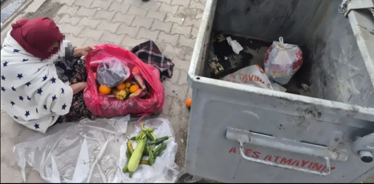 BÜYÜKŞEHİR ZABITASI, EVDEN GETİRDİKLERİ EŞYALARLA DUYGU SÖMÜRÜSÜ YAPAN DİLENCİLERE GÖZ AÇTIRMIYOR
