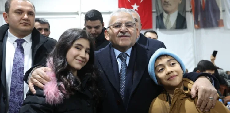 BÜYÜKŞEHİR, İFTAR HİZMETİNDE 30 BİNİ AŞKIN VATANDAŞA EL UZATARAK YÜREKLERİ ISITTI
