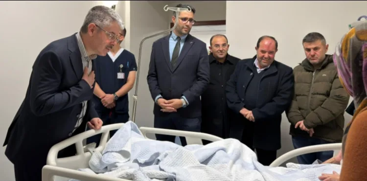 AK Parti’li Çopuroğlu’ndan hastane ziyareti
