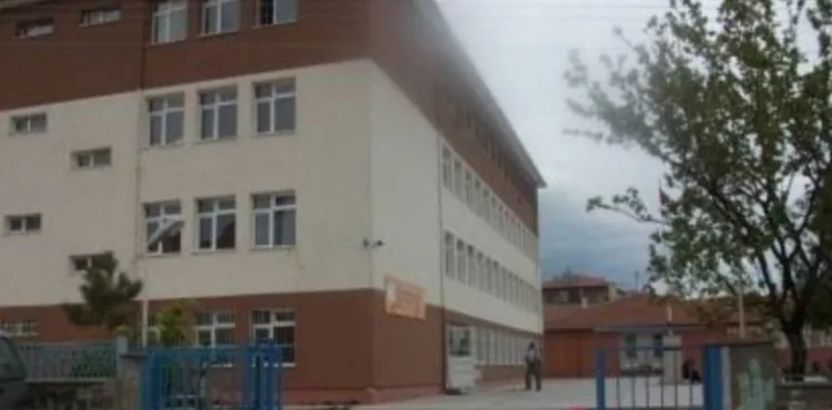 Yahyalı'da öğrenciler arası bıçaklı kavga: 1 yaralı
