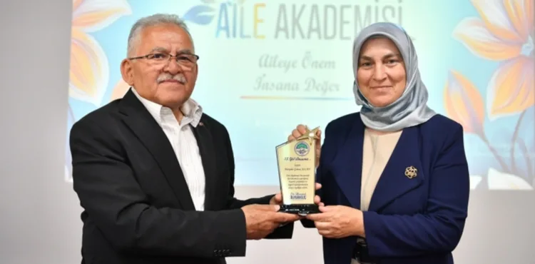 BÜYÜKŞEHİR AİLE AKADEMİSİ, 2025’TE 5 BİNİN ÜZERİNDE AİLE VE ÇİFT ADAYINA DANIŞMANLIK YAPTI