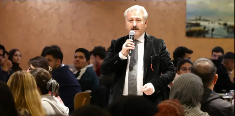 BAŞKAN PALANCIOĞLU, GENÇLERLE İFTAR SOFRASINDA BULUŞTU