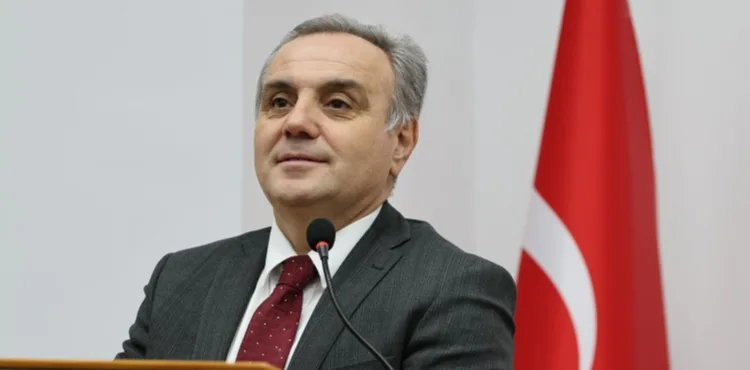 Rektör Prof. Dr. Altun, Öğrencilerle Kitap Tahlili Yaptı
