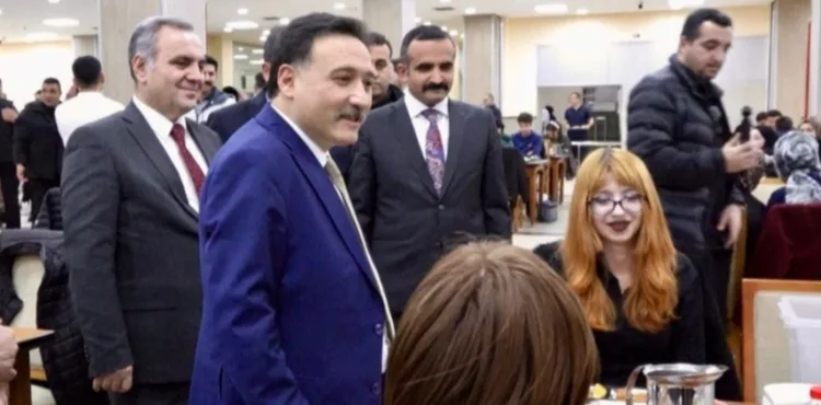 Vali Gökmen Çiçek, ERÜ Öğrencileri ile İftar Yaptı