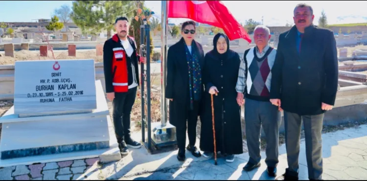 Kayseri’de bayram öncesi şehit kabirlerine ziyaret