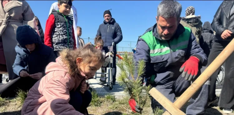 KAYSERİ BÜYÜKŞEHİR’DEN ÖZEL ÇOCUKLARLA ANLAMLI AĞAÇ DİKİM ETKİNLİĞİ