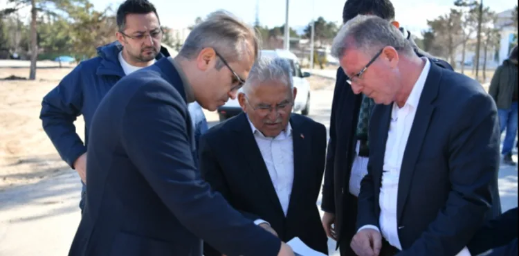 BAŞKAN BÜYÜKKILIÇ, TALAS BULVARI’NI DAHA KONFORLU HALE GETİREN 50 MİLYON TL’LİK ÇALIŞMALARI İNCELEDİ