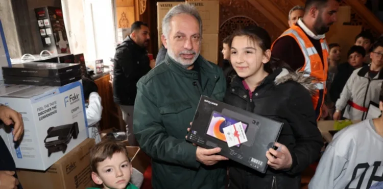 TALAS’TA TERAVİHTE BULUŞTULAR, SÜRPRİZLERE TANIŞTILAR