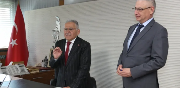 BAŞKAN BÜYÜKKILIÇ, KARTAL KATLI KAVŞAĞI İÇİN BESMELEYİ ÇEKTİ, İMZAYI ATTI