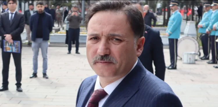 Vali Gökmen Çiçek: Bu kadar savaşın içerisinde bir tek bizim ülkemizde huzurlu bir şekilde bombalar patlamadan yaşıyoruz