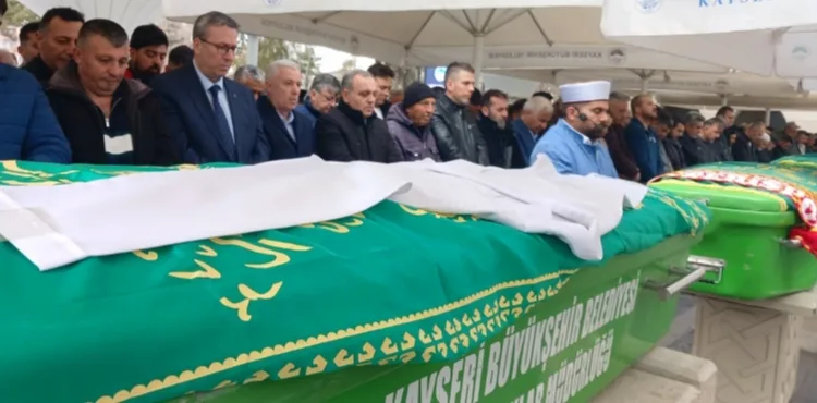 Kazada ölen tıp öğrencisi Yaren, doktor önlüğü ile son yolculuğuna uğurlandı