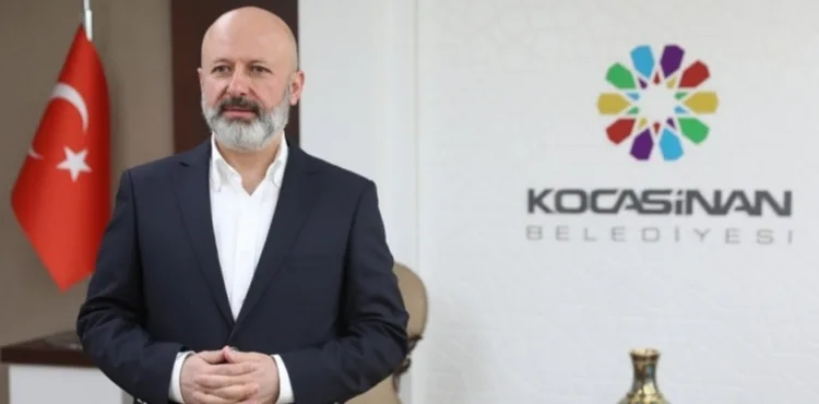 KOCASİNAN’DA PARKLARDAN MAZGALLARA KAPSAMLI İLAÇLAMA
