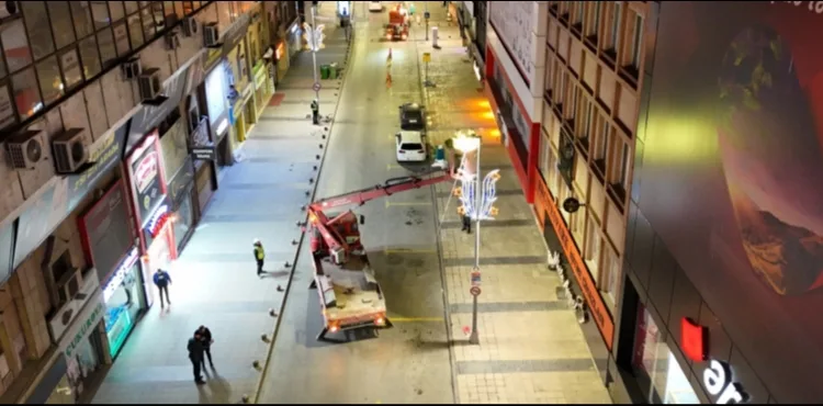 BÜYÜKŞEHİR, KENT MERKEZİNİ AYDINLATACAK LED DÖNÜŞÜM ÇALIŞMALARINA BAŞLADI