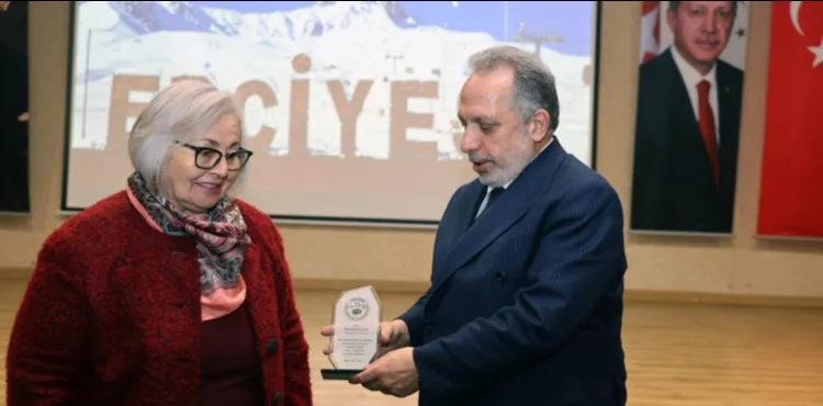 İLMİYE BERGMAN BELGESELİ TALAS’TA DUYGU DOLU ANLARA SAHNE OLDU