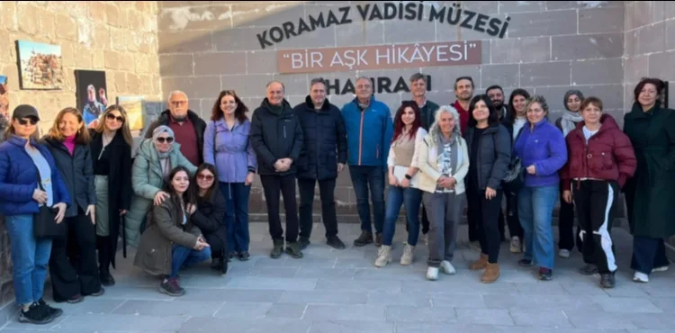 KAYSERİ BÜYÜKŞEHİR’DEN TURİZM ATAĞI: NEVŞEHİRLİ REHBERLER ŞEHRİ YERİNDE KEŞFETTİ