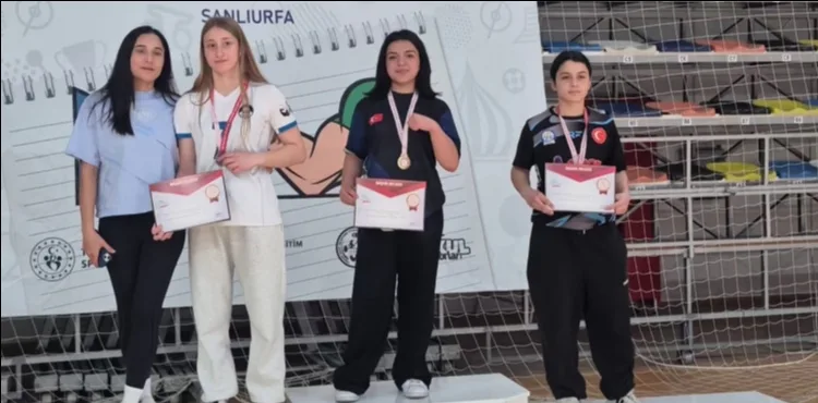 Kayserili sporculardan bilek güreşinde 3 Türkiye şampiyonluğu
