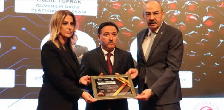 E-ticaret eğitimini gençlere ve üniversite öğrencilerine ısrarla devam ettirmek durumundayız
