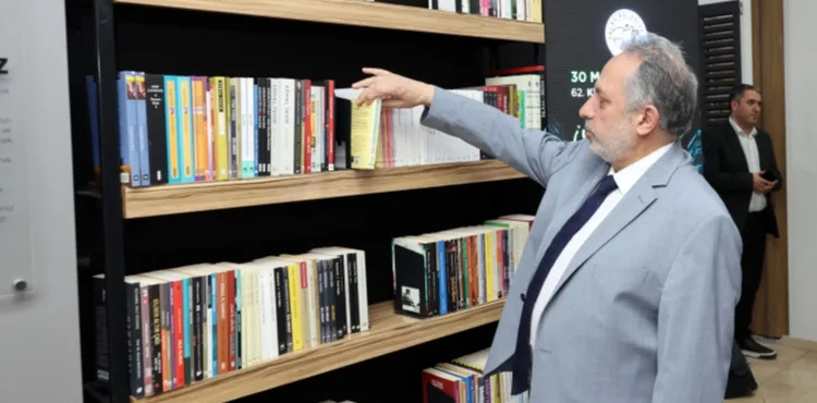 TALAS BELEDİYESİNDEN PERSONELE “İYİLEŞTİREN KÜTÜPHANE” HEDİYESİ