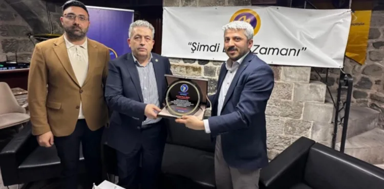 Genç Birlik Kayseri Şubesi “Tecrübeden Liderliğe” Söyleşisi Yoğun İlgi Gördü