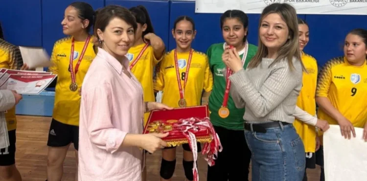 Okul Sporları Hentbol Küçükler yarı final birinciliği müsabakaları tamamlandı