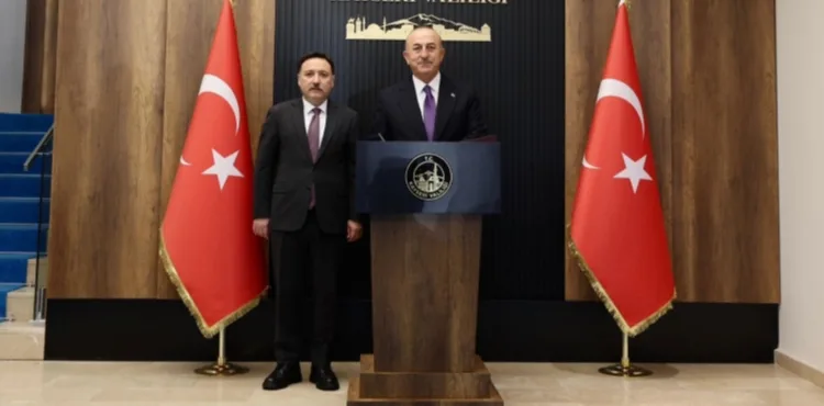 Dışişleri eski Bakanı Çavuşoğlu’ndan Vali Çiçek’e ziyaret