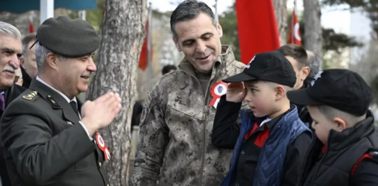 Kayseri’de polis şehitliğinde anma programı