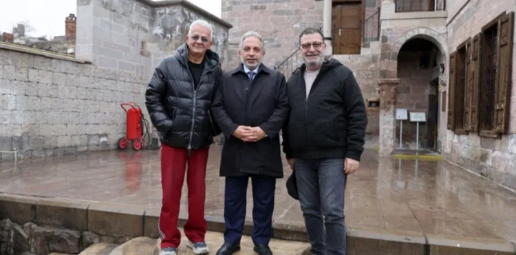 ZAFER ALGÖZ’DEN SAHAFLAR ÇARŞISI’NA TAM NOT