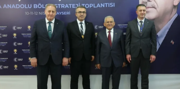 BAŞKAN BÜYÜKKILIÇ’TAN STRATEJİ TOPLANTISI’NDA “BİRLİK, HİZMET VE KAYSERİ MODELİ” MESAJI