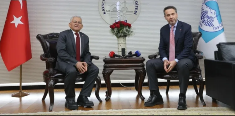 BAKAN BAYRAKTAR’DAN BAŞKAN BÜYÜKKILIÇ’A: “KAYSERİ, TÜRKİYE’NİN GÖZBEBEĞİ”
