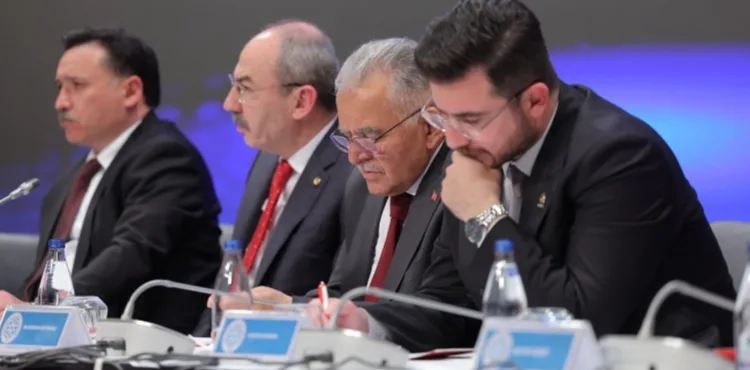 BAKAN BAYRAKTAR’DAN KCETAŞ VURGUSU: “ENERJİDE TÜRKİYE’YE ÖRNEK”