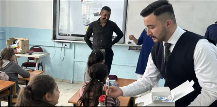 ÜLKÜ OCAKLARI’NDAN AKKIŞLA’DA ÖĞRENCİLERE GÖZ VE DİŞ TARAMASI