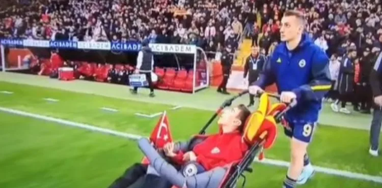 Serebral Palsi hastası Yavuz'un hayali Fenerbahçe maçında gerçek oldu