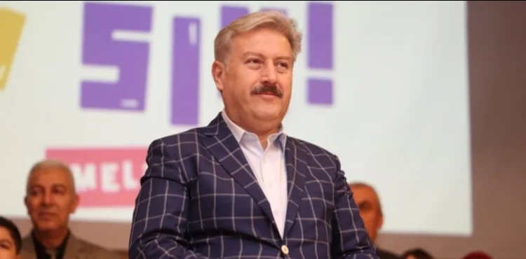 “SEN YAPARSIN MELİKGAZİ”DE BAŞARILI OLAN KÜÇÜK MÜZİSYENLER ÖDÜLLERİNİ ALDI