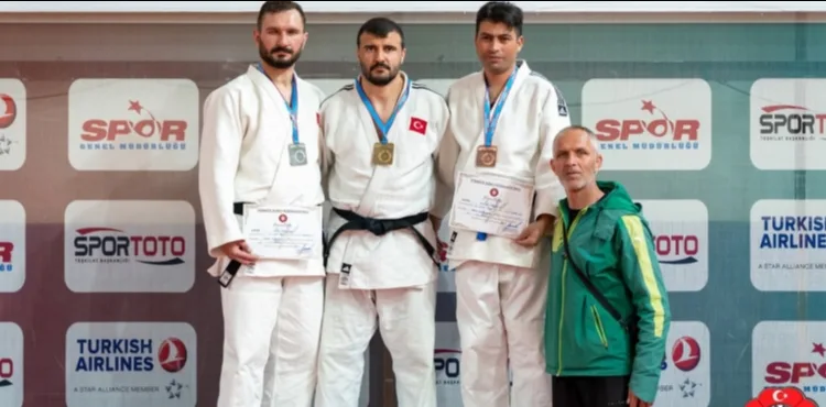 Kayserili judocular Ankara’dan madalyalarla döndü