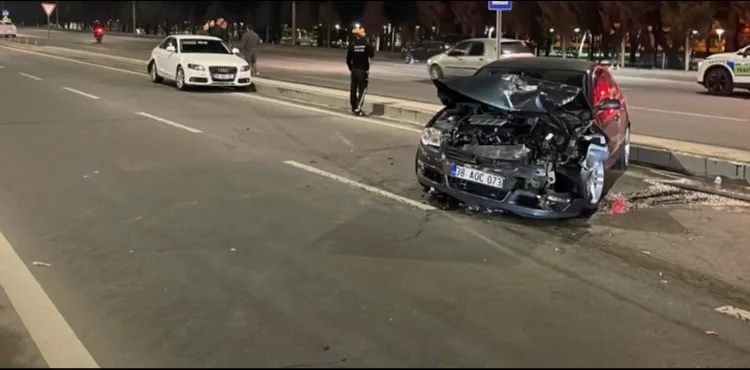İki otomobil çarpıştı: 1 yaralı