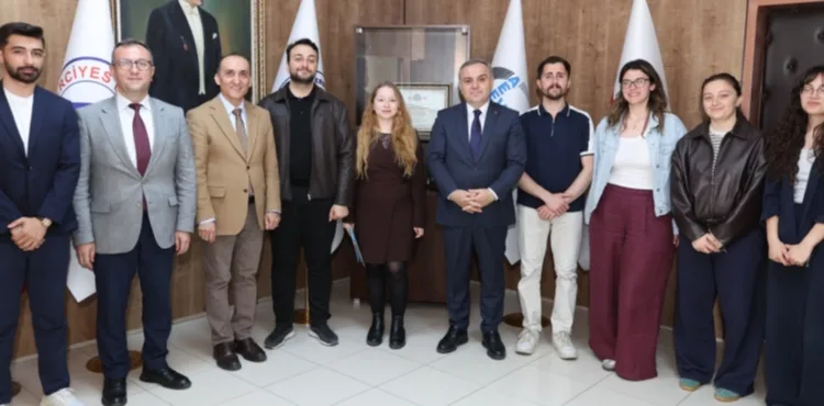 Rektör Prof. Dr. Altun, EVEA Öğrenci Kulübü Üyeleri ile Buluştu