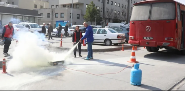 MELİKGAZİ PERSONELİ OLASI YANGINLARA KARŞI BİLGİLENDİRİLDİ