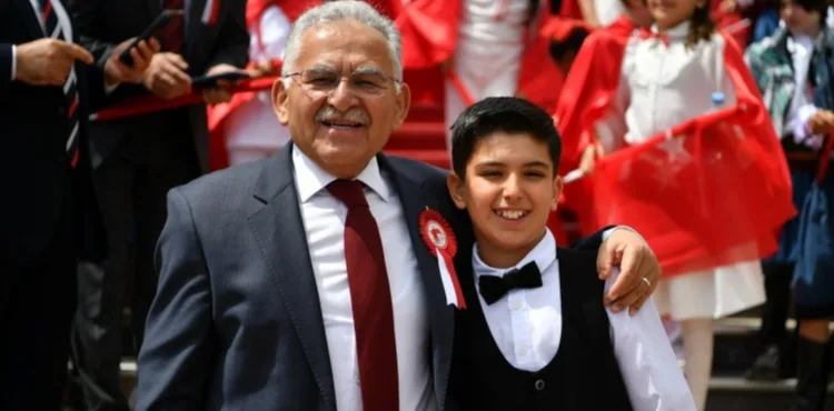 BAŞKAN BÜYÜKKILIÇ, ÇOCUKLARIN BAYRAM SEVİNCİNE ORTAK OLDU