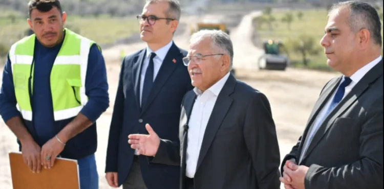 GÖKKENT’TE 5 KİLOMETRELİK ANA ARTERİ İNCELEYEN BAŞKAN BÜYÜKKILIÇ: “HİZMET YAPILAŞMANIN ÖNÜNDE GİDİYOR”