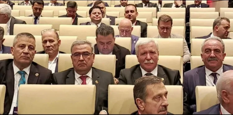 CHP’li 4 belediye başkanı Özgür Özel’in toplantısına katıldı