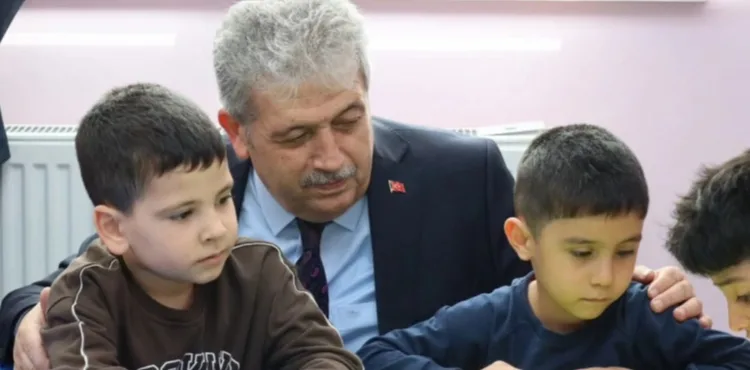 AK Parti’li Özsoy’dan Yahyalı’da Kur’an Kursuna ziyaret