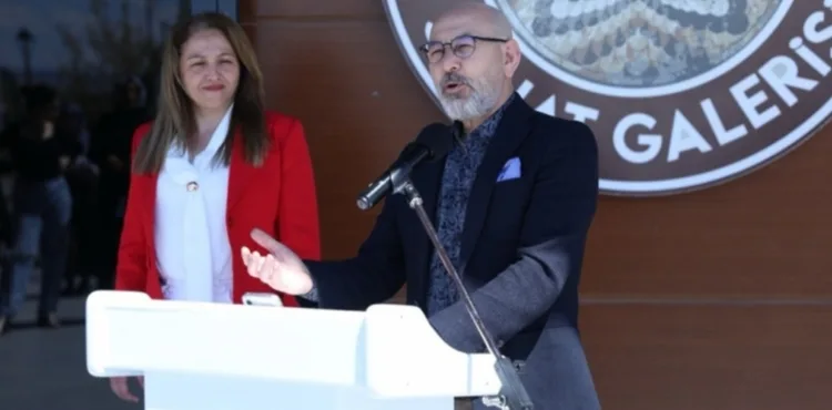 BÜYÜKŞEHİR’İN “ATEŞLE YAZILAN HİKÂYELER” SERGİSİ, SANATSEVERLERLE BULUŞTU