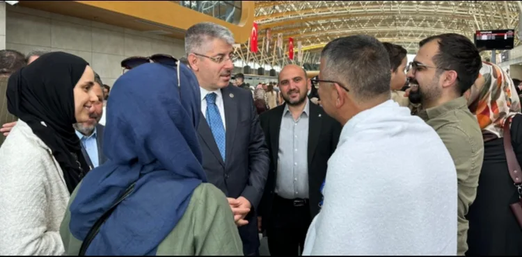 ÇOPUROĞLU: “DUALARLA UĞURLADIĞIMIZ HAC YOLCULARIMIZ, MİLLETİMİZİN GÖNÜL ELÇİLERİDİR”