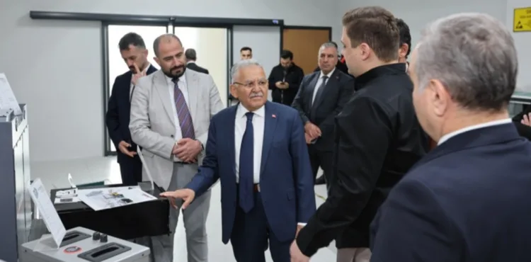 BAŞKAN BÜYÜKKILIÇ’TAN ERCİYES TEKNOPARK’A ZİYARET