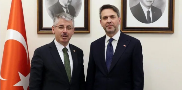ÇOPUROĞLU: ELEKTRİKLİ ARAÇ ŞARJ FİYATLARINDA FARKLILIĞA KARŞI STANDARTLAŞMA ADIMI
