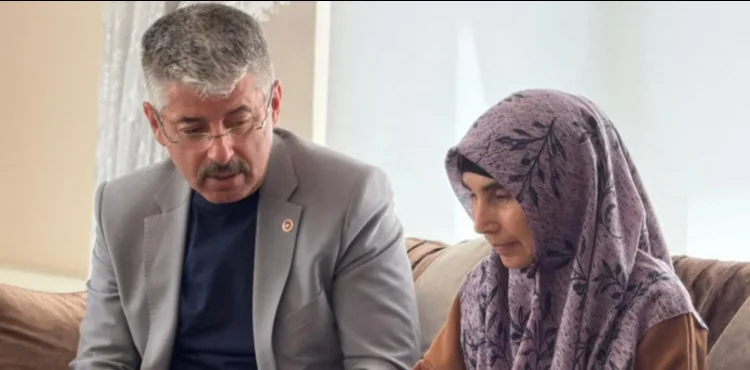 ÇOPUROĞLU: “ANNELER GÜNÜ’NDE İLK ZİYARET, DEVELİ’DE BİR ŞEHİT ANNEMİZE”
