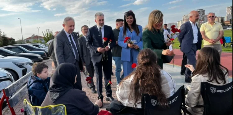 İYİ Parti Talas teşkilatından esnaf ziyareti ve Anneler Günü etkinliği